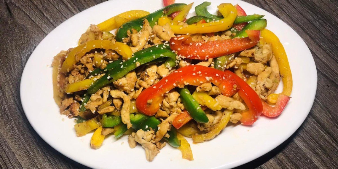 how to make chicken stir fried with chili and aromatic sauce delicious nutritious for the family 15941