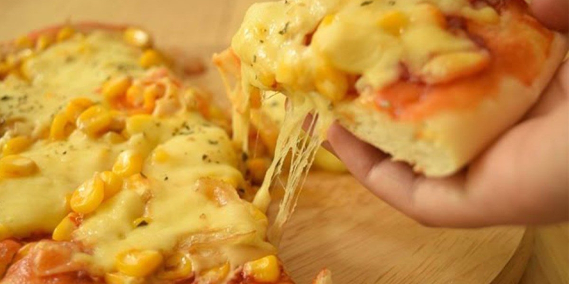 how to make corn cheese pizza delicious simple easy 04219