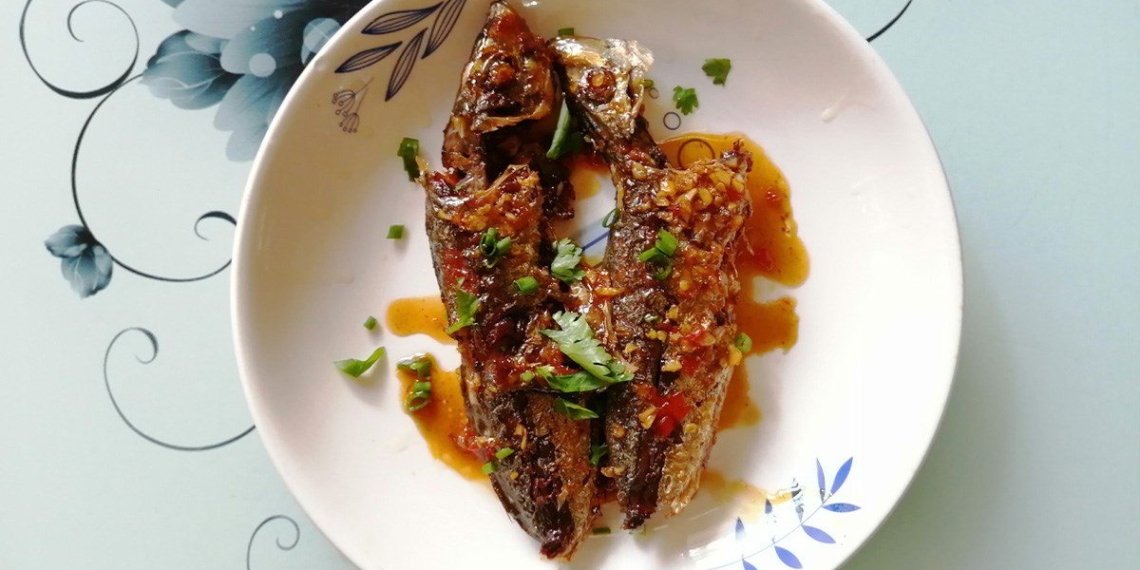 how to make crispy fried catfish with sweet sour sauce that will make you addicted 10799