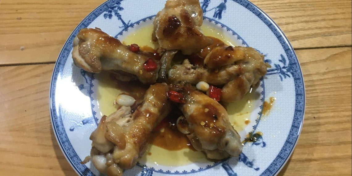 how to make crispy fried chicken with spicy sauce delicious and attractive recipe 10263
