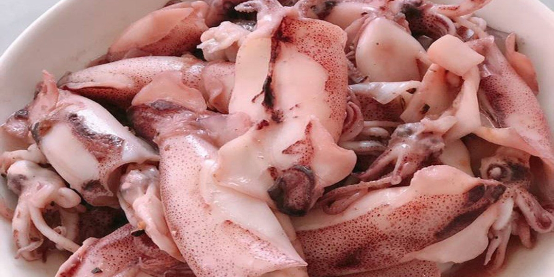 how to make delicious crispy garlic sauteed squid simple at home 08981