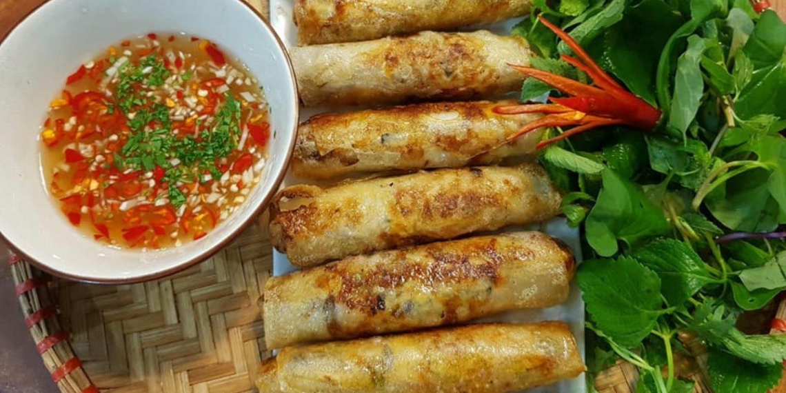 how to make delicious crispy spring rolls simple recipe at home 00430