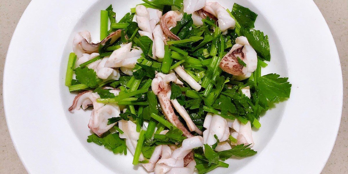 how to make delicious sauteed squid with fragrant cilantro easy to make for a sumptuous meal 07665