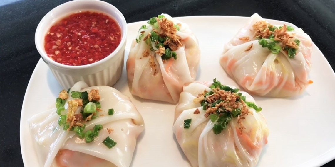 how to make delicious simple hot dumplings in hoi an once remember 03071