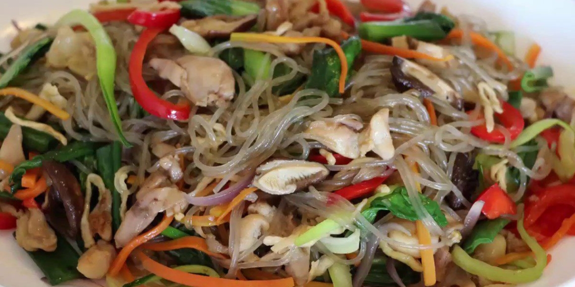 how to make delicious simple stir fried noodles with chicken for family 08580