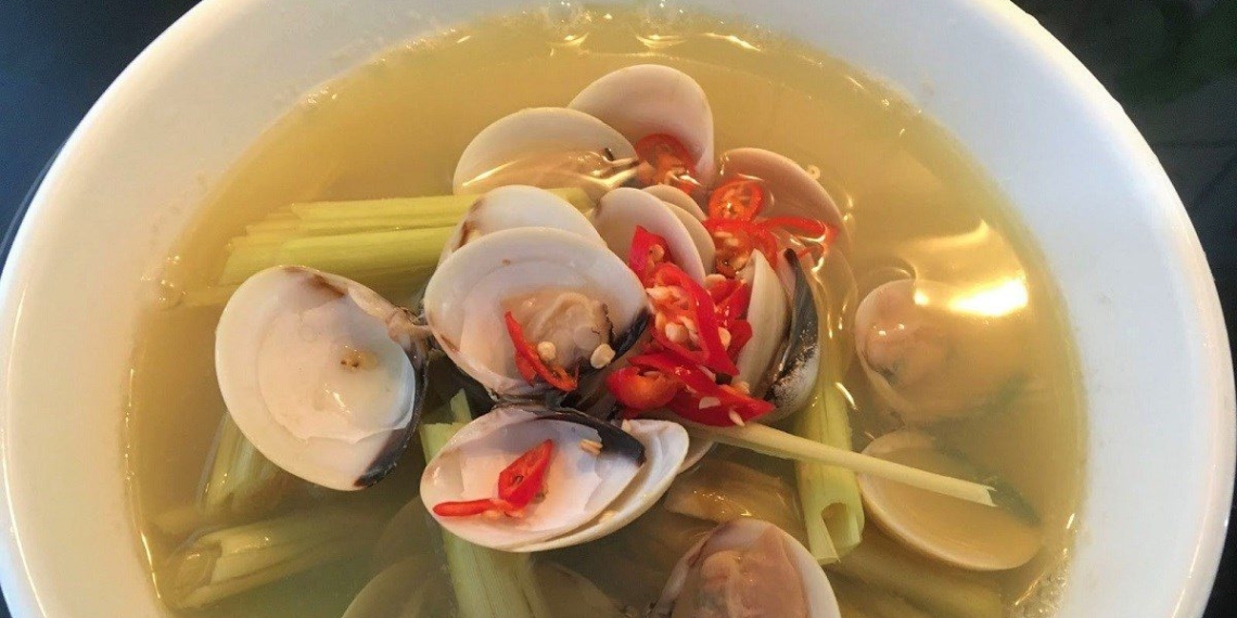 how to make delicious steamed clams with aromatic sauce 00617