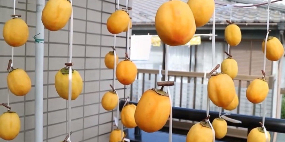 how to make dried fruit hanging dried with fragrant taste 01565