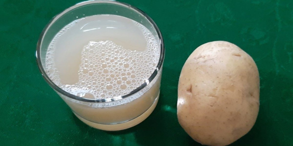 how to make fresh potato juice for beautiful skin nourishment 09886