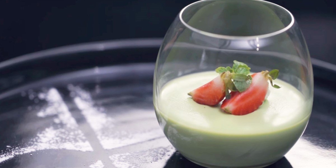 how to make green tea pudding in delicious milk tea 01994