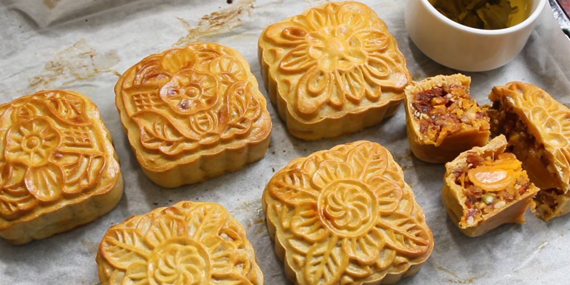 how to make moon cake simple and delicious at 13394