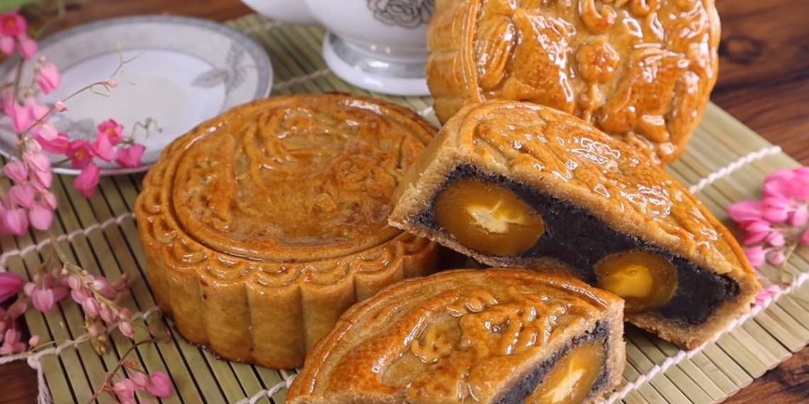 how to make mooncake with black sesame filling delicious soft sticky for autumn 03914