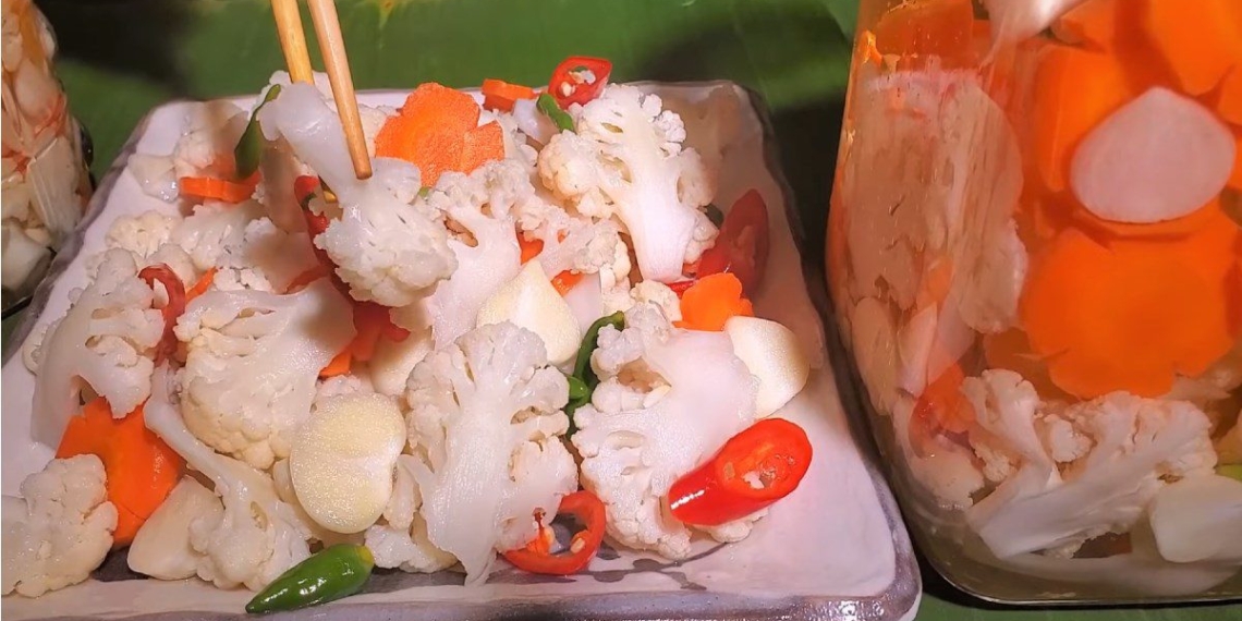 how to make pickled cauliflower sour sweet crunchy delicious everyone loves 12098