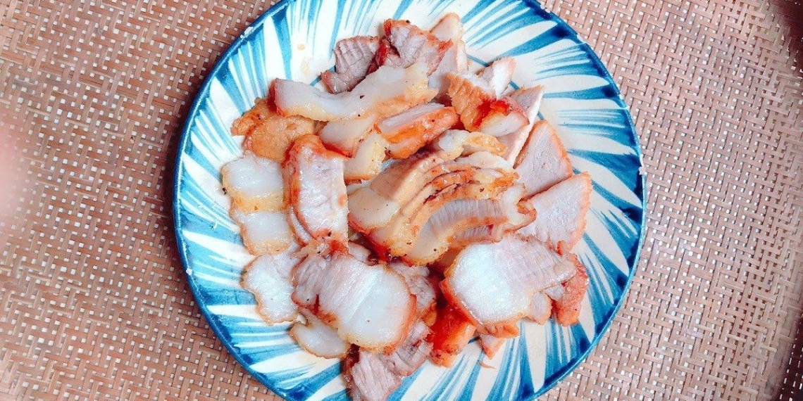 how to make savory pork with coconut sauce at home 07735