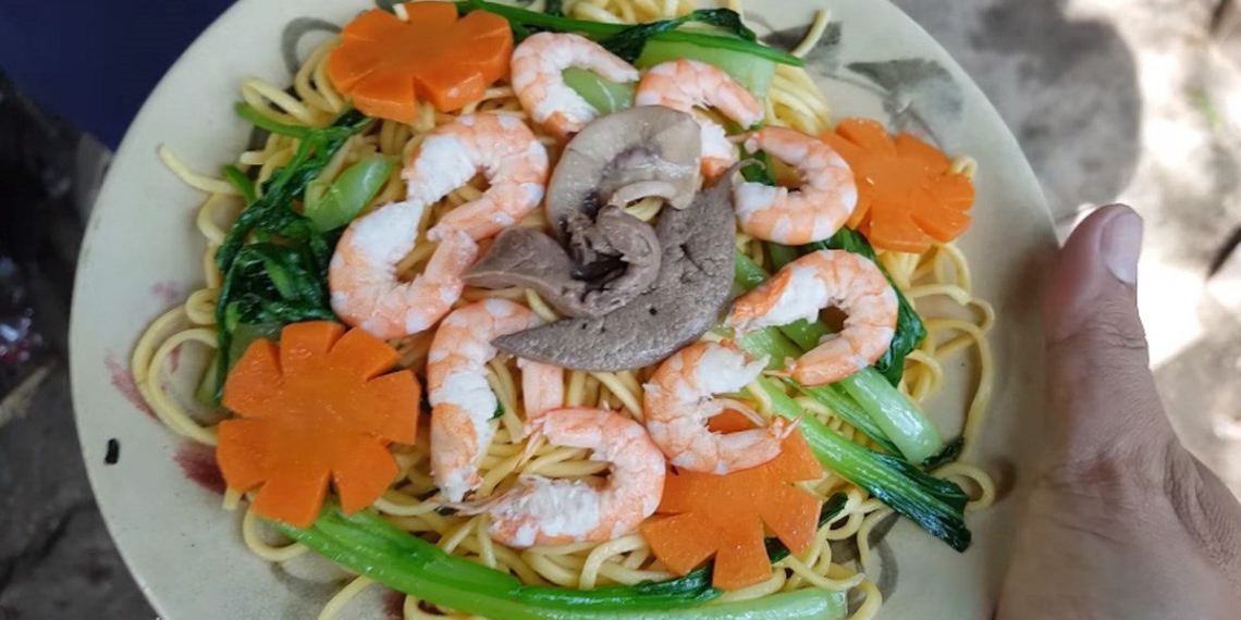 how to make simple delicious stir fried noodles for breakfast 08598