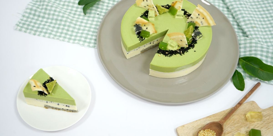 how to make simple matcha birthday cake with just a super bottle 22344