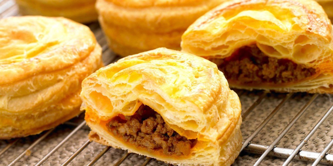 how to make simple meat filled puff pastry 01794