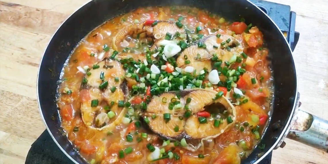 how to make sour fish with tomato delicious and flavorful for meals 07588