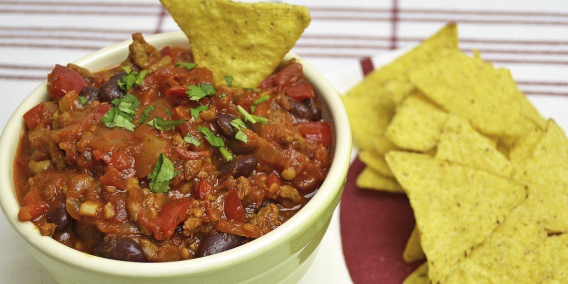 how to make spicy braised beef with red peppers delicious and attractive for family