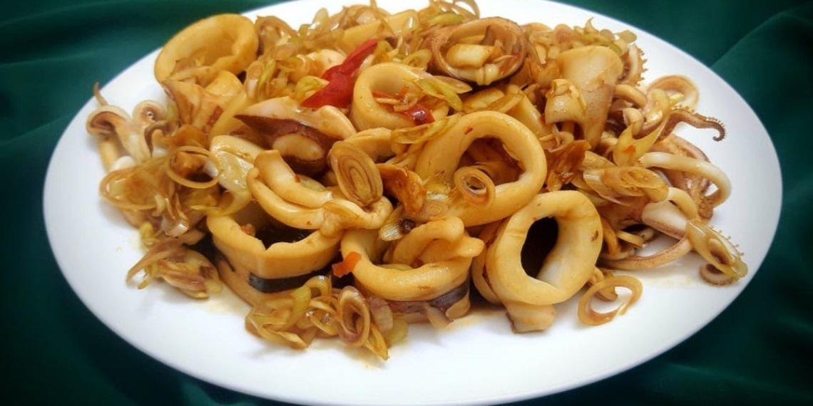 how to make spicy squid stir fry delicious sauce perfect for rice 16408