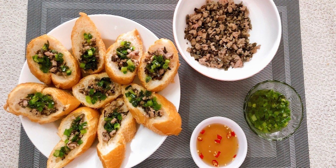 how to make steamed bread with braised meat and fragrant green onions delicious for a boring day 12071