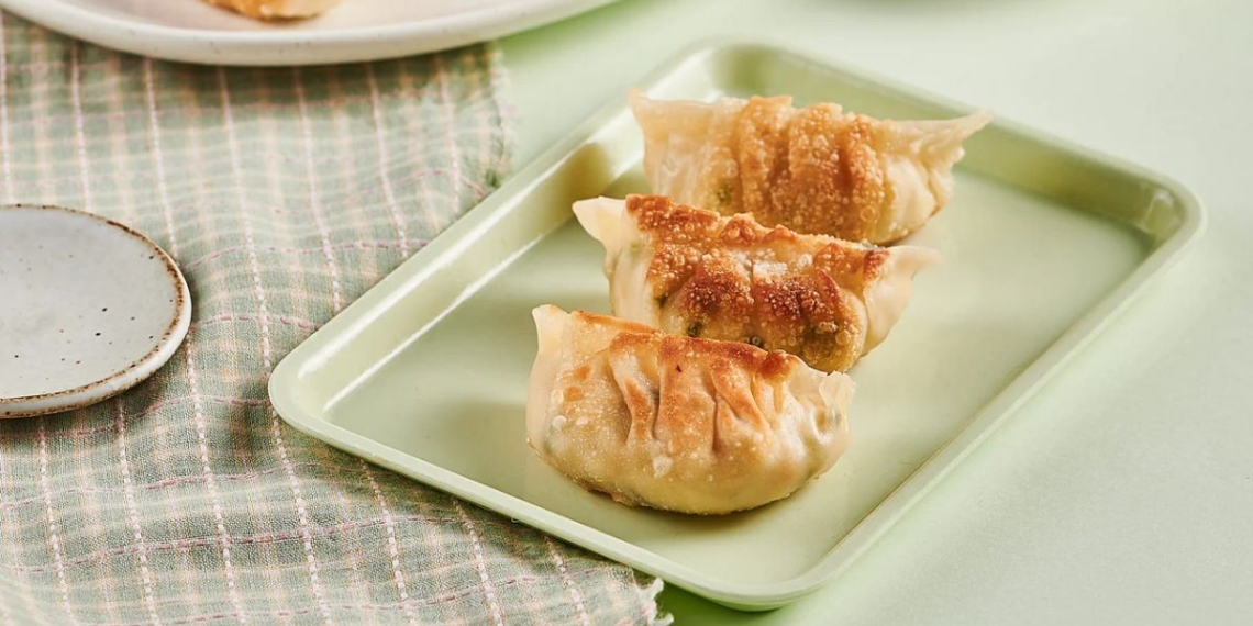 how to make super simple fried mandu with chili sauce 22402