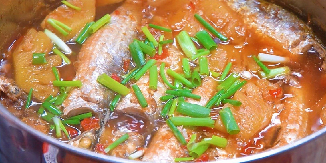 how to make sweet and sour fried carp with pineapple for family meals 09023