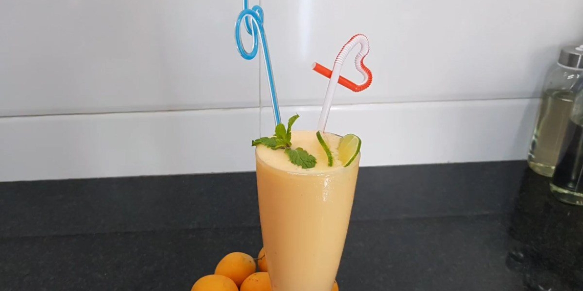 how to make sweet sour tea fruit smoothie refreshing 12476