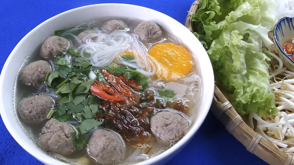 Beef ball noodle soup