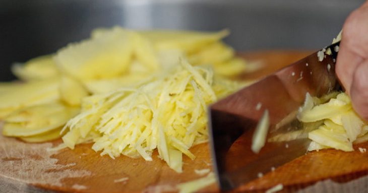 Step 1 Prepare the ingredients for Duck with fresh bamboo shoots