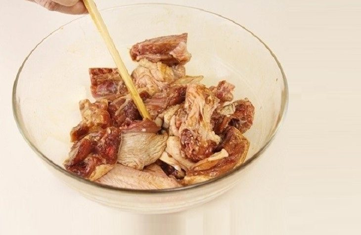 Step 3 Marinate duck meat Duck cooked with fresh bamboo shoots