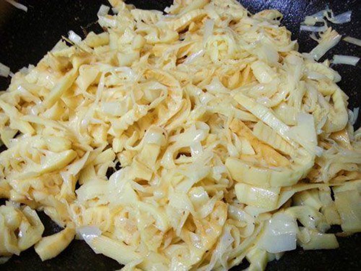 Step 4 Sauté bamboo shoots with spices Duck cooked with fresh bamboo shoots