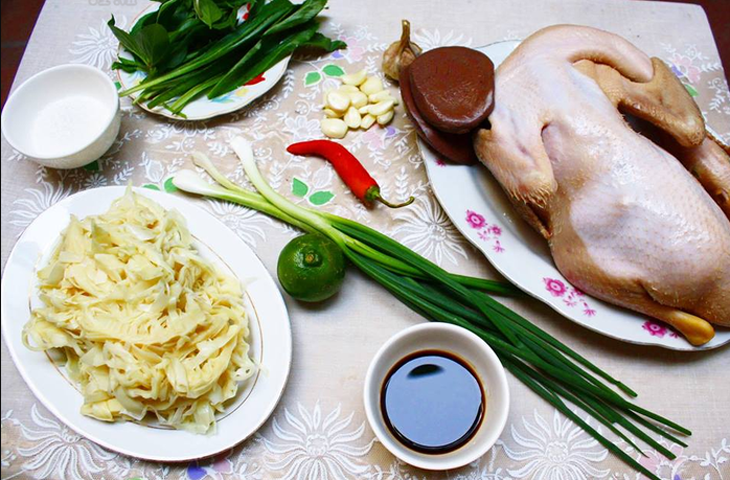 Ingredients for duck cooked with dry bamboo shoots