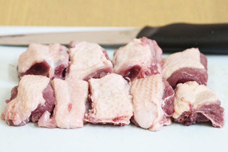 Step 1 Prepare the ingredients for Duck with fresh bamboo shoots