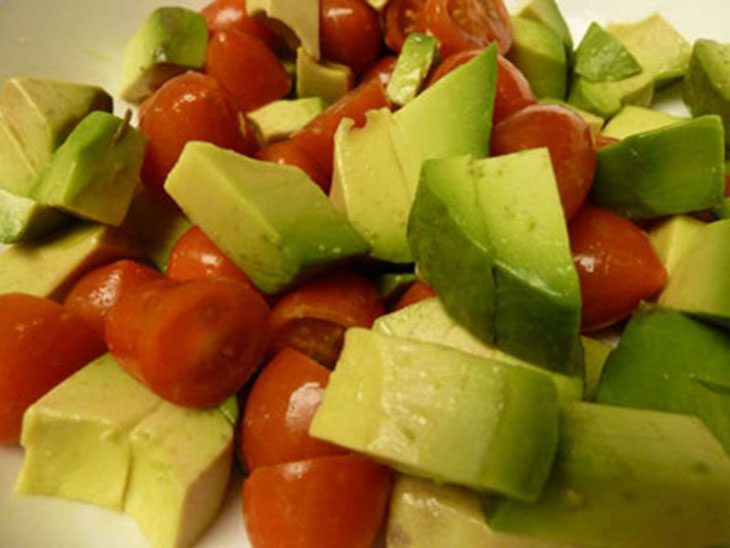 Step 1 Prepare the ingredients for Avocado Tomato Salad