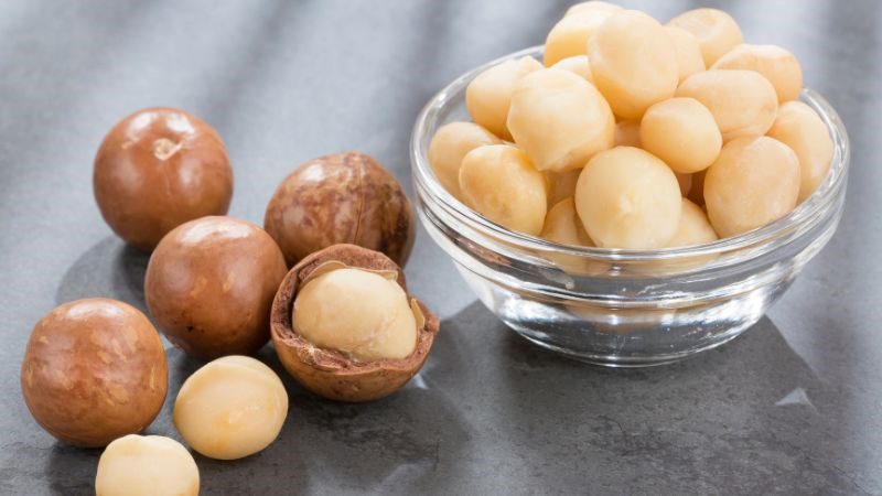 Shelling macadamia nuts