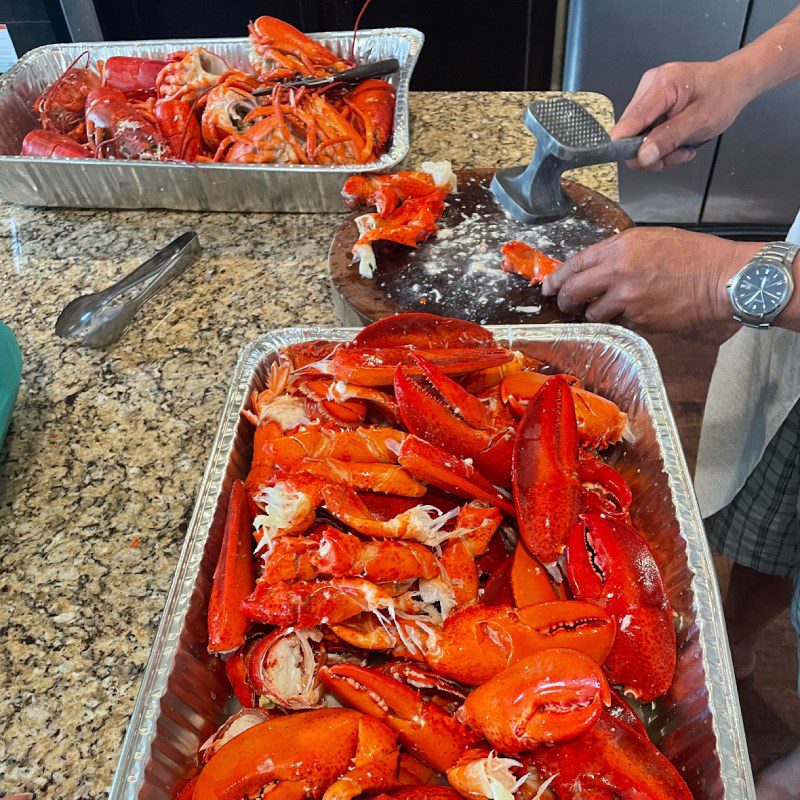 Step 1 Prepare the ingredients Lobster with garlic butter sauce