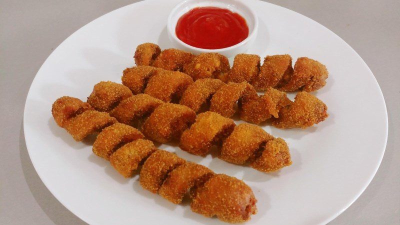 Fried spiral sausages