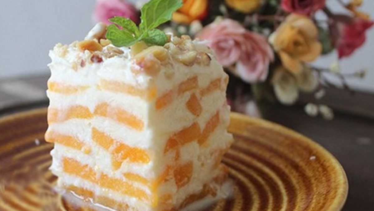 Layered Mango Yogurt Ice Cream