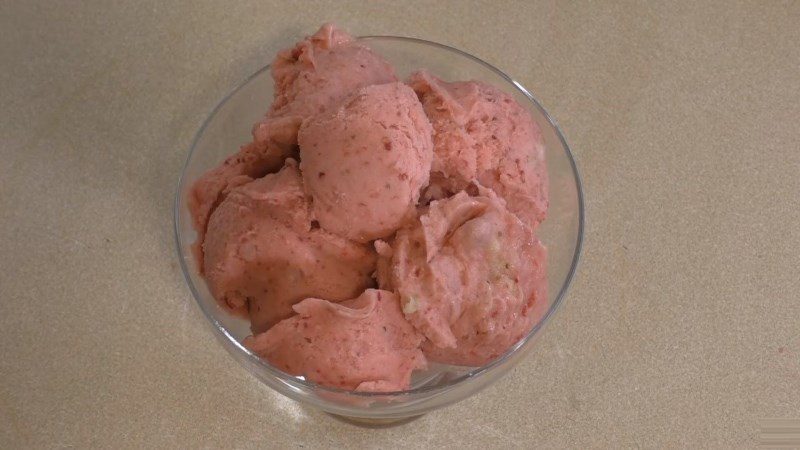 Strawberry Banana Ice Cream