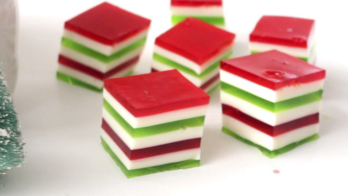 Christmas gummy candy using Jello powder