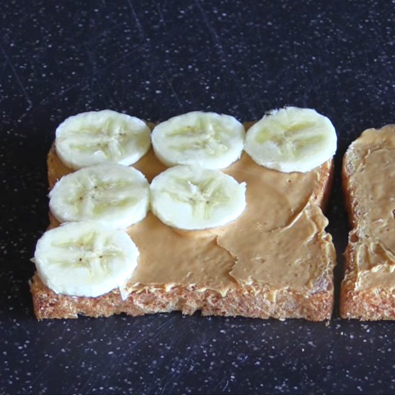 Step 2 Assemble the banana in the bread for Banana Sandwich using a non-stick pan