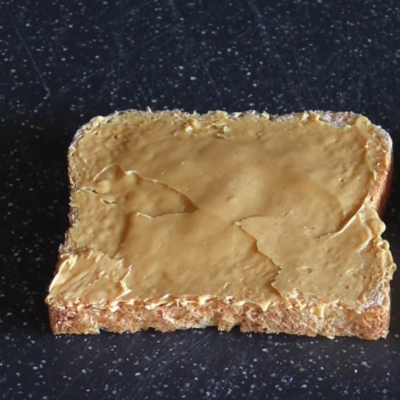 Step 2 Assemble the banana in the bread for Banana Sandwich using a non-stick pan