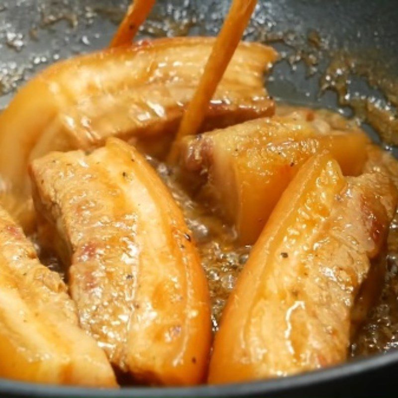 Step 4 Braised meat Braised pork in coconut water