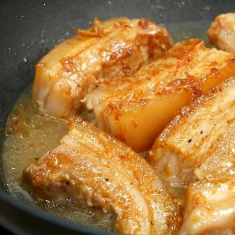 Step 4 Braised meat Braised pork in coconut water