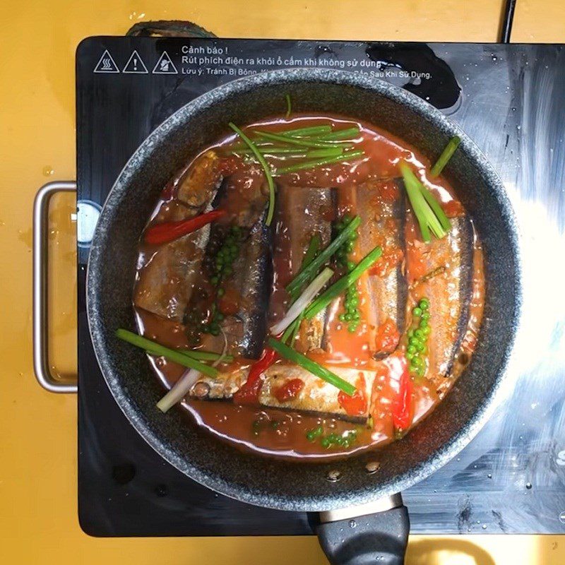 Step 4 Stew the fish Japanese mackerel with tomatoes