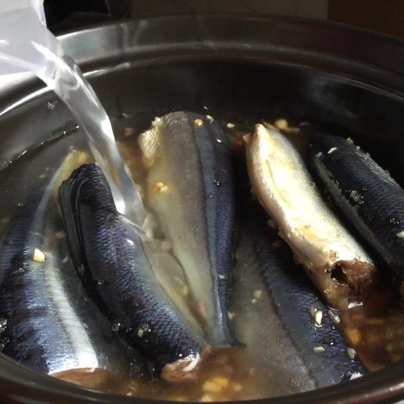 Step 3 Cooking fish Mackerel cooked in pepper