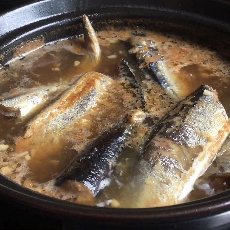 Step 3 Cooking fish Mackerel cooked in pepper