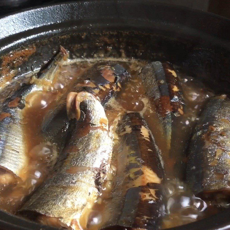 Step 3 Cooking fish Mackerel cooked in pepper