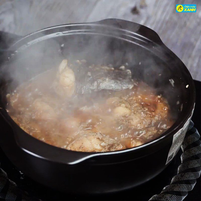 Step 3 Fish Stew Snakehead fish in clay pot