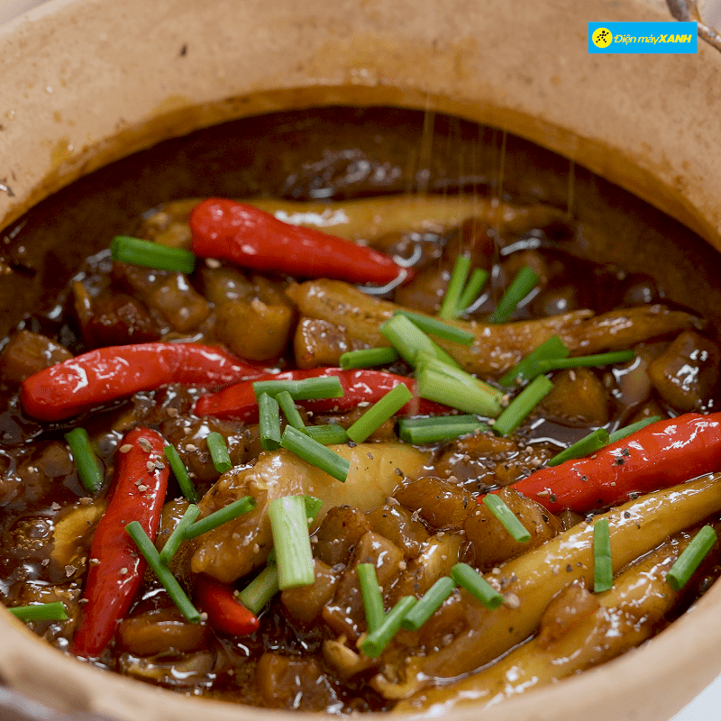 Step 2 Braised Fish with Pepper Sauce